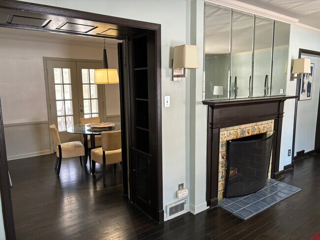 Living Room/Dining Room - 904 S Jordan Ave