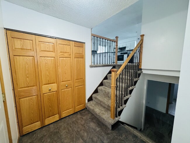 Building Photo - Single Family Home with 4-Bedrooms and 2 bathrooms in Coon Rapids