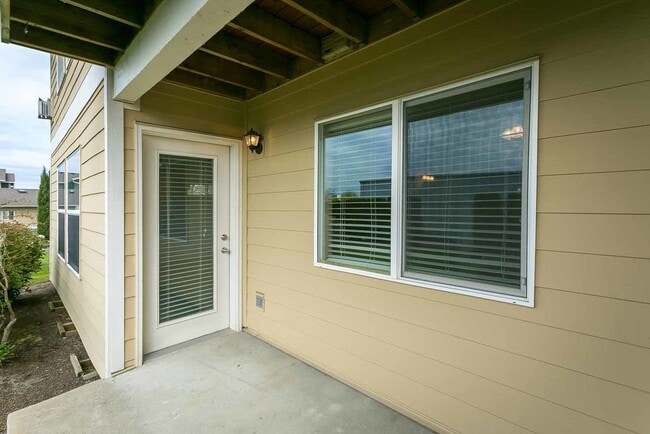 Building Photo - Fantastic Main Level Condo w/Garage, Patio...