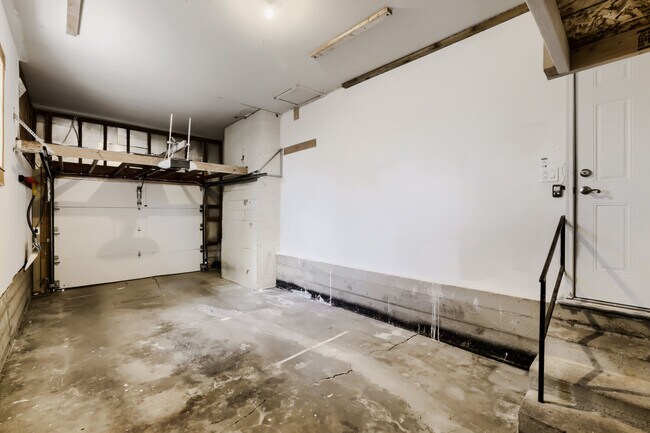 Building Photo - 16125 W 13th Pl