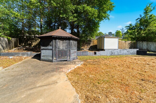 Building Photo - 520 Asa Dr