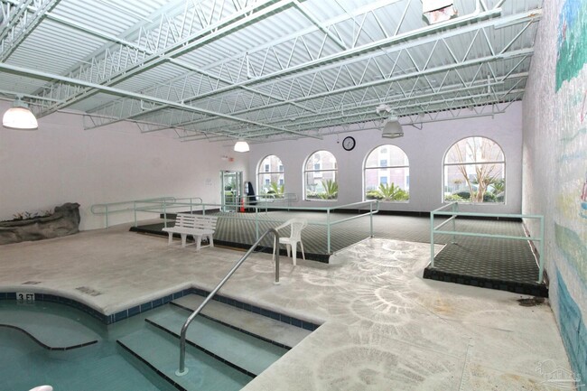 Common seating in interior pool - 224 E Garden St