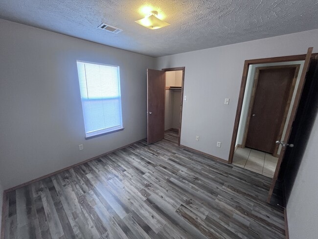 Building Photo - 65 Marie Ln
