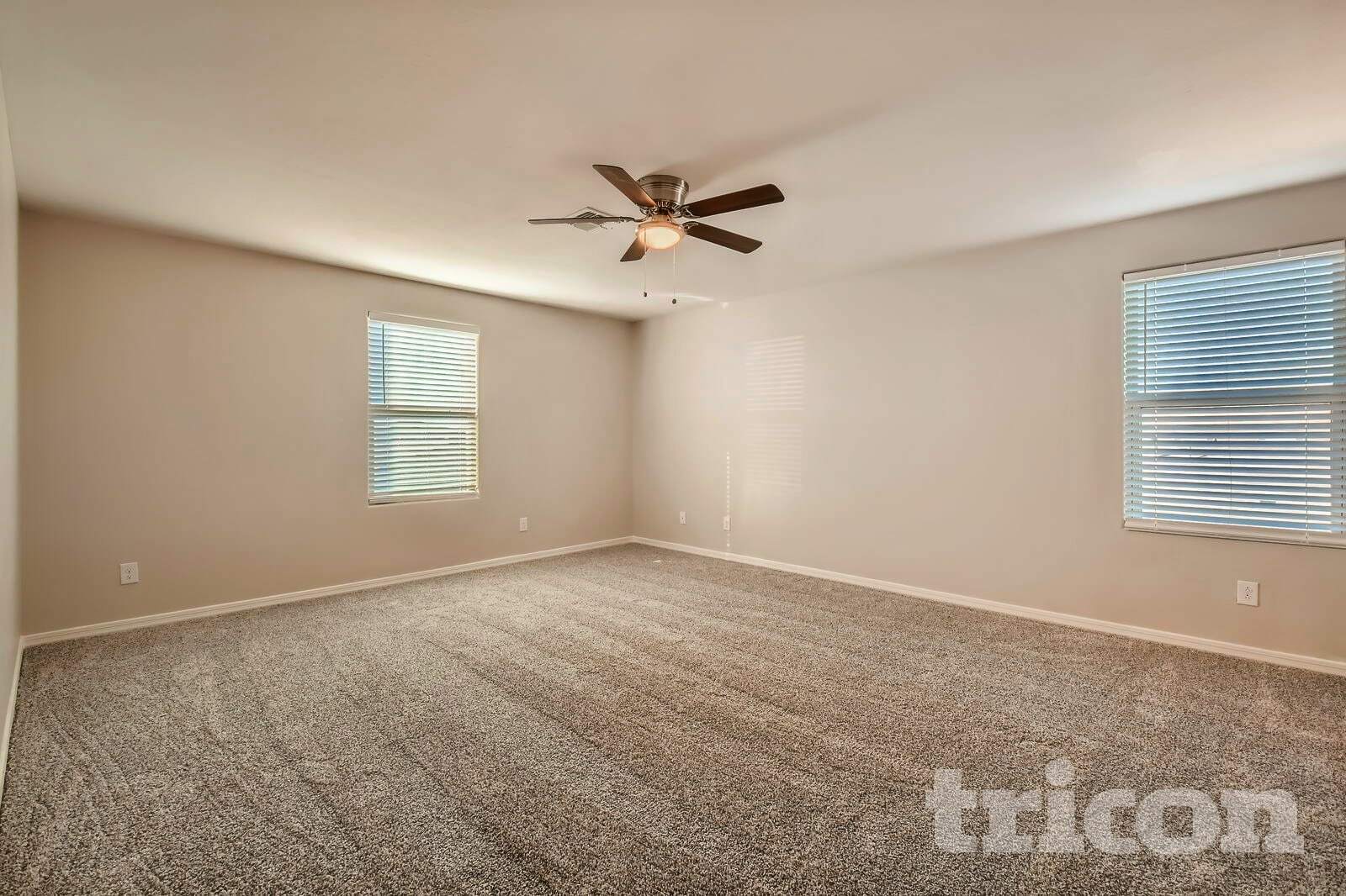 Building Photo - 227 W Watson Ct