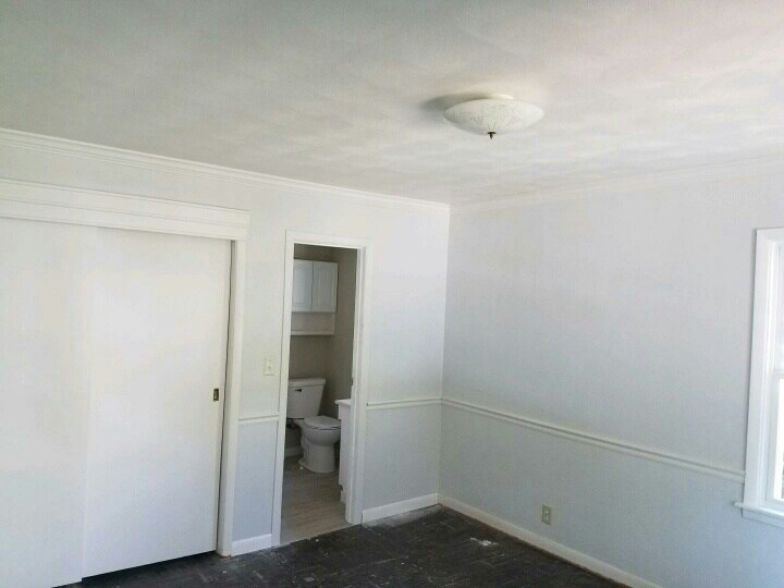 Master Bedroom with ensuite bath - 2539 Vernon Ct SE