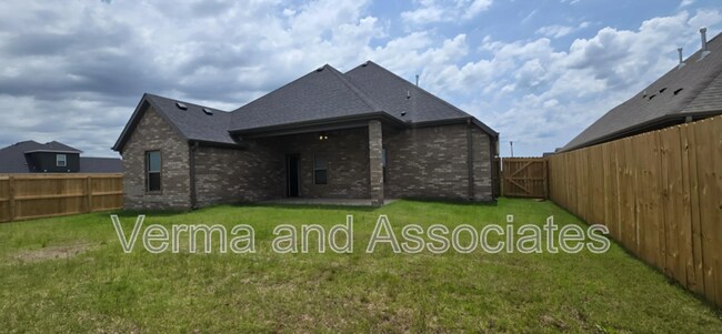 Building Photo - 1000 Trestle Ln