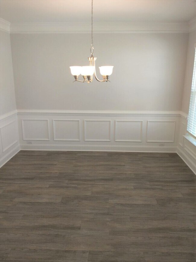 Building Photo - Beautiful Home in Gardner!  4 bedroom 3 full bath  Available NOW!