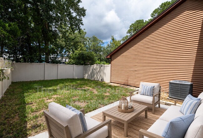 Building Photo - 3075 Falconer Dr
