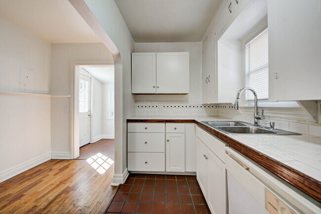 Building Photo - 1132 W Eufaula St