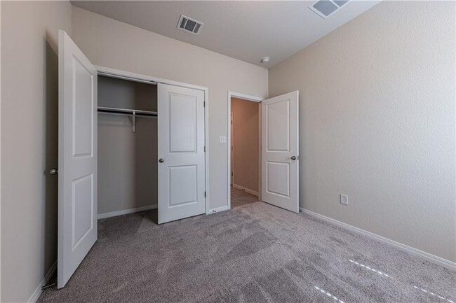 Building Photo - 13905 Heartland Dr
