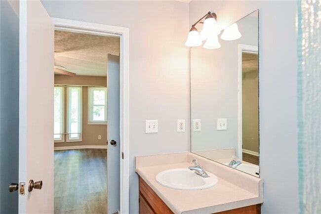 Building Photo - 3039 Jonathan Ct SW