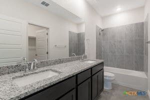 Building Photo - 3802 Hickory Dr