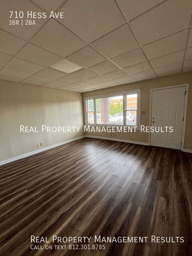 Building Photo - 710 Hess Ave