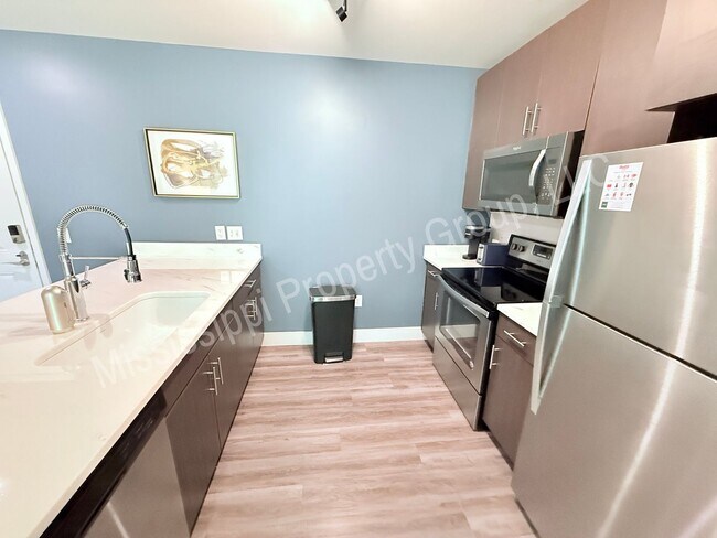 Building Photo - 3BR/3BA For Rent