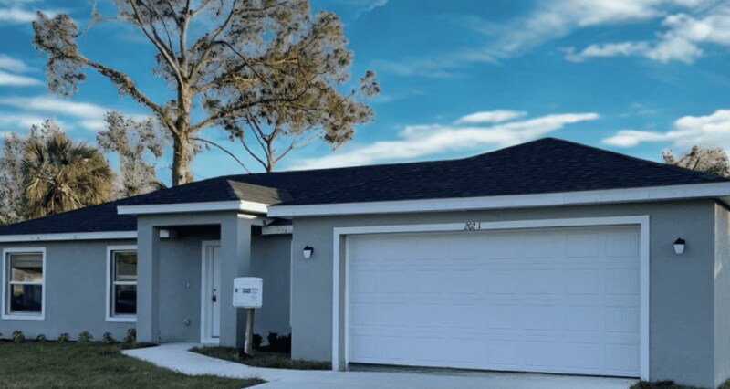 Primary Photo - 20241 Peachland Blvd