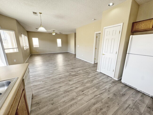 Building Photo - 1131 Pacaya Dr NW