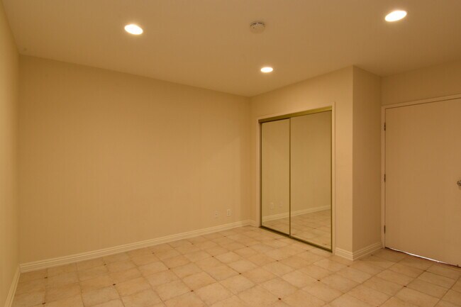 Bonus Room on ground floor off of garage - 3610 W Estates Ln