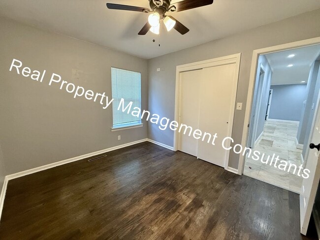 Building Photo - Updated 4 Bedroom, 2 Bath Home with Spacio...