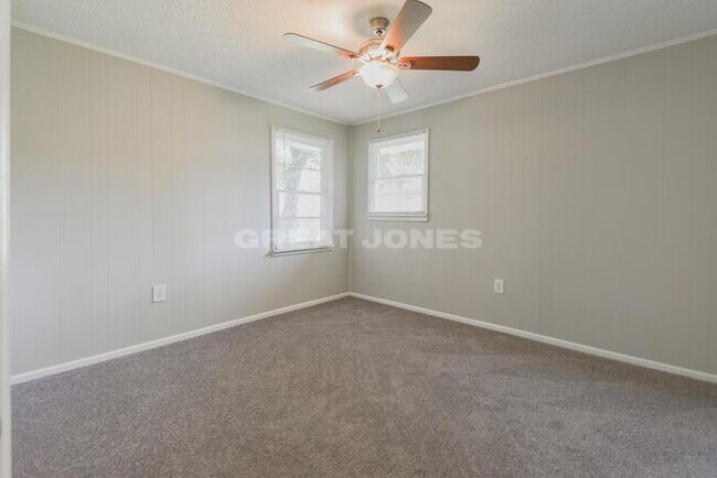 Building Photo - Charming 3 Bedroom in Williamston!
