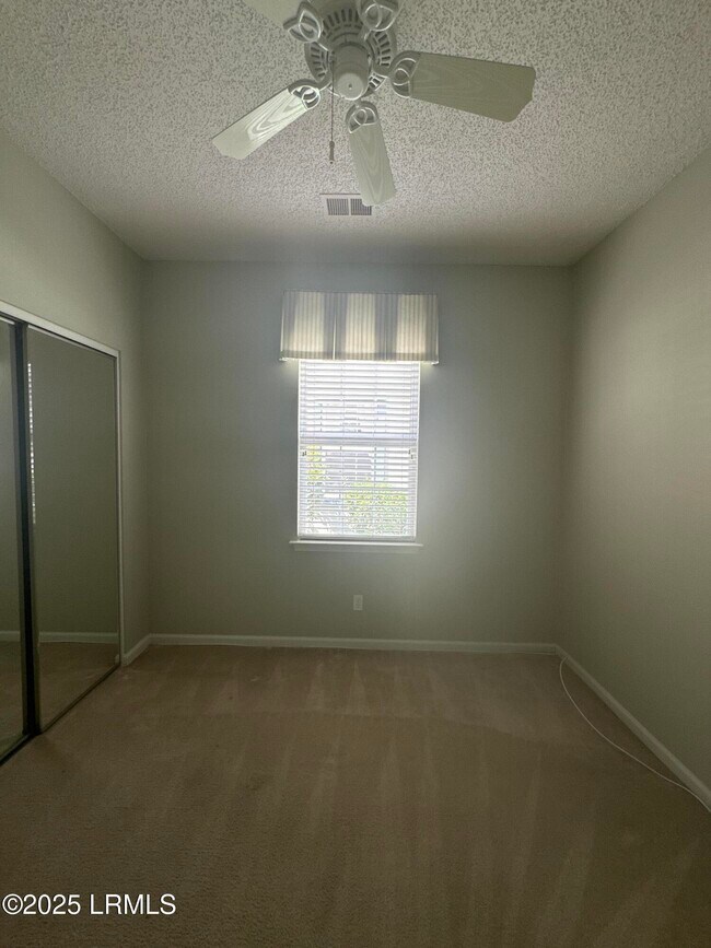 Building Photo - 1 Pomegranate Ln