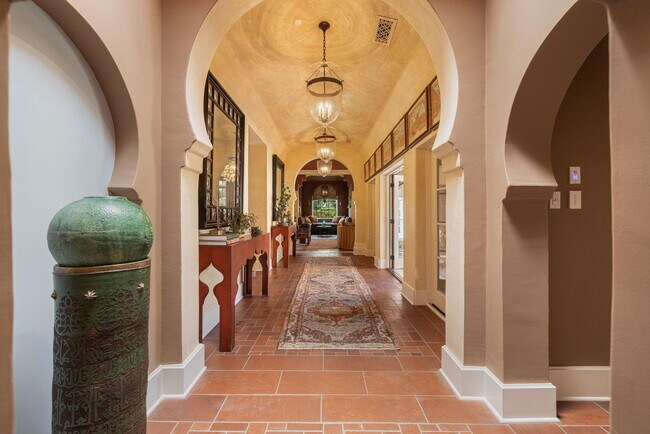 Building Photo - 1650 Ave Sevilla