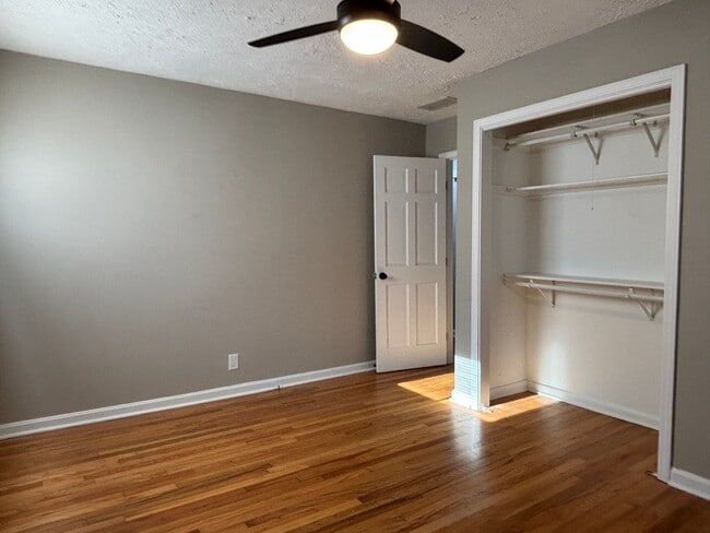 Building Photo - 5653 Indianola Ave