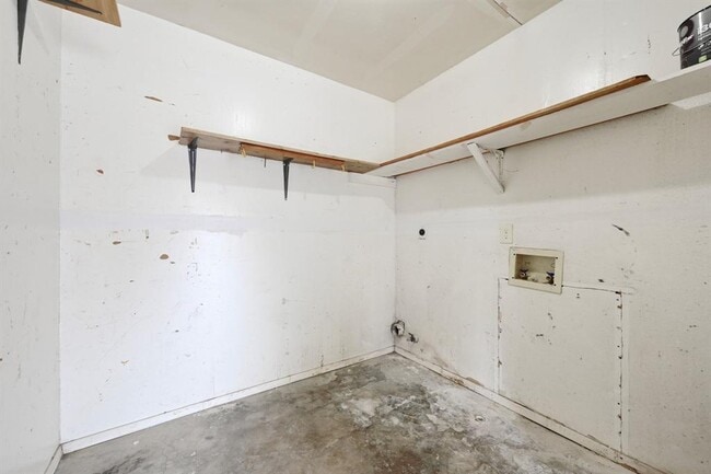 Building Photo - 2409 Berkett Dr
