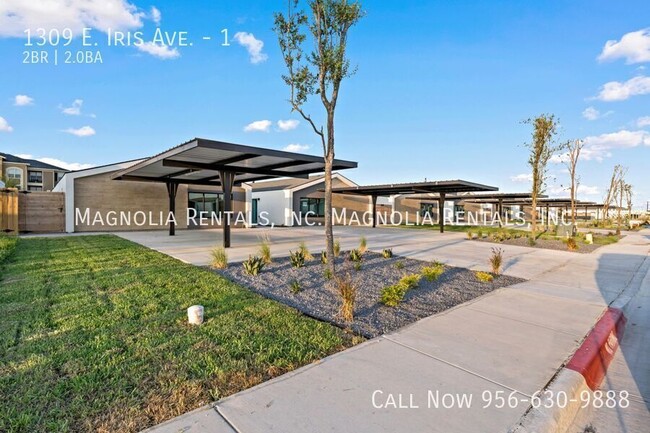 Building Photo - Park Terrace Gated Community - Luxury Livi...