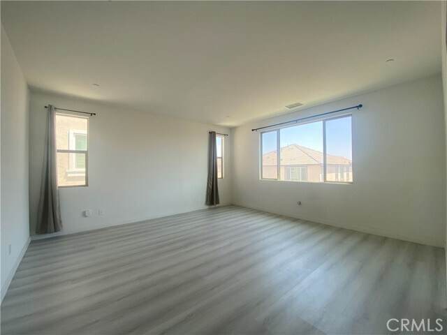 Building Photo - 2932 E Silver Sky Dr