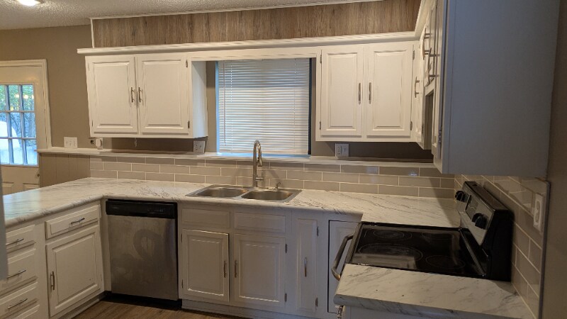 Building Photo - 10171 Haskins St