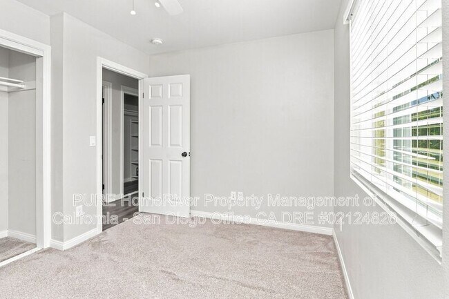 Building Photo - 2025 Ainsley Rd