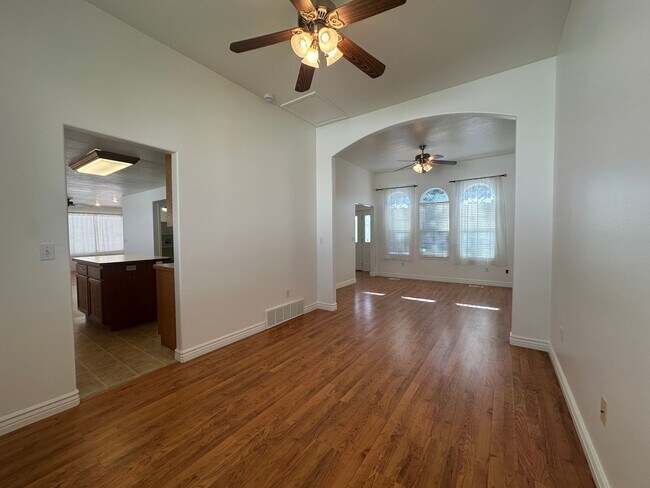 Building Photo - Freshly Painted, New Carpet Throughout - Home For Rent In Springville!!!