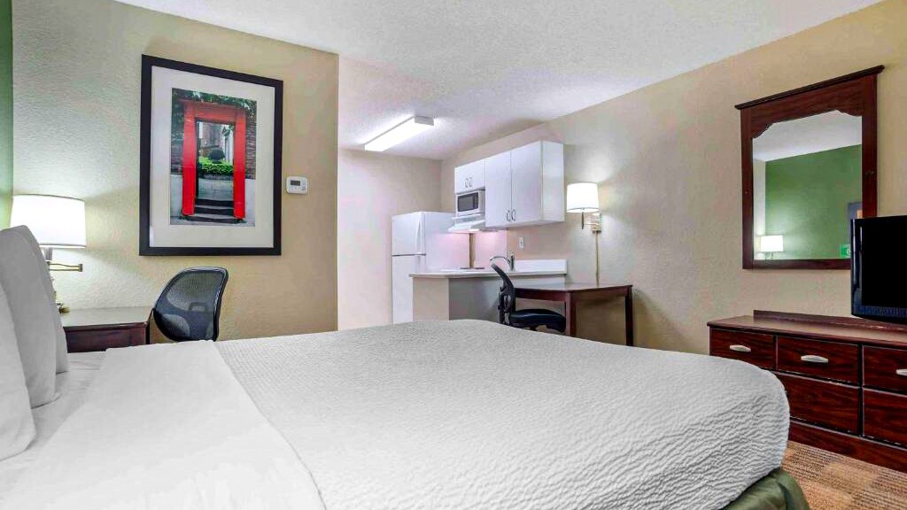 Building Photo - 4751 Governors House Dr SW