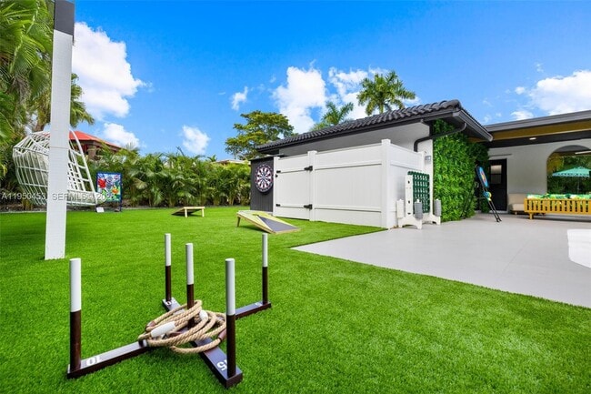 Building Photo - 10366 NW 15th St