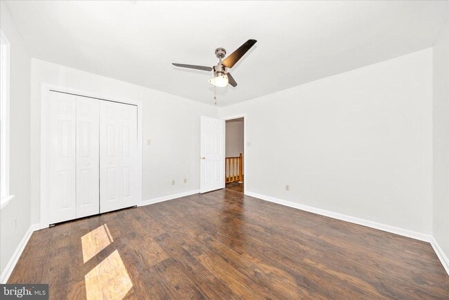 Building Photo - 1552 Crest View Ave