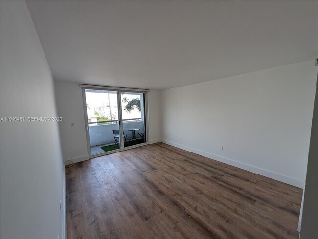 Building Photo - 7440 Harding Ave