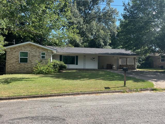 Primary Photo - 507 Colonial Dr