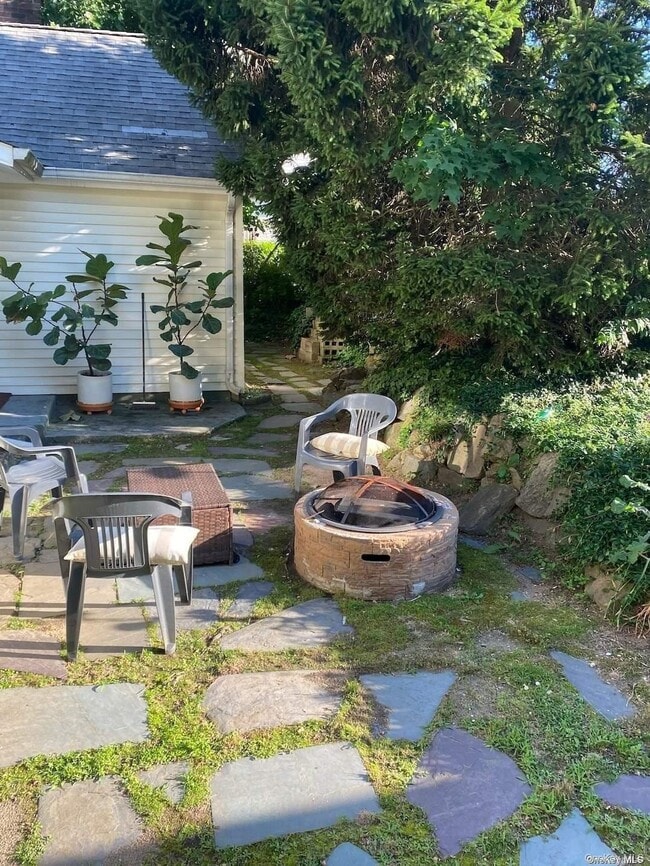 Primary Photo - 21 Highland Ave