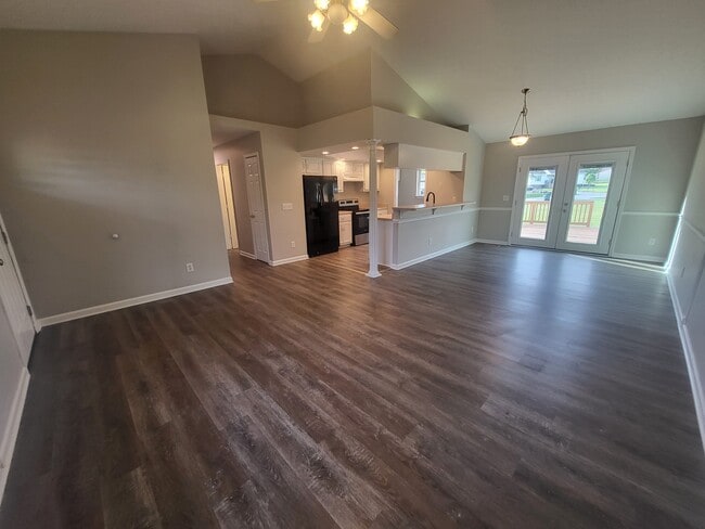 Building Photo - 110 Kenwood Dr