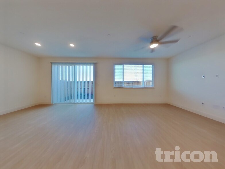 Building Photo - 8205 Perla Wy