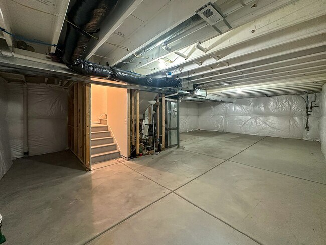 Building Photo - Senderos Creek 3bd paired home