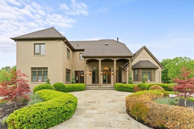Building Photo - 9020 Whisperinghill Dr