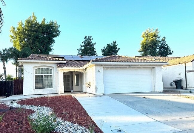 Building Photo - Beautiful Single Story House - OVERSIZED lot in the sought after Vail Ranch Community right in th...