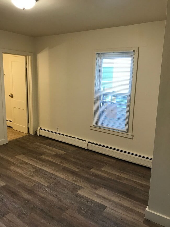 Building Photo - Single Family Home