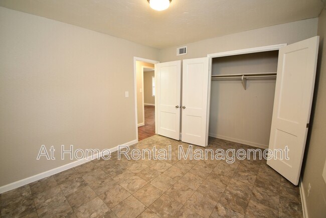 Building Photo - 6268 E Latimer St
