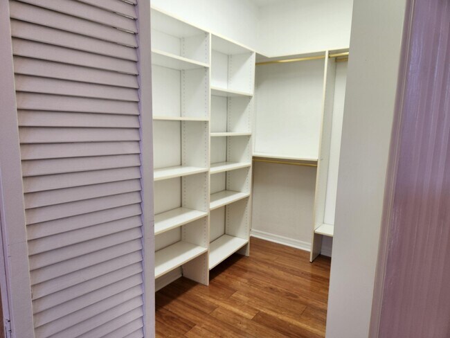 Building Photo - 17885 Fieldbrook Cir E