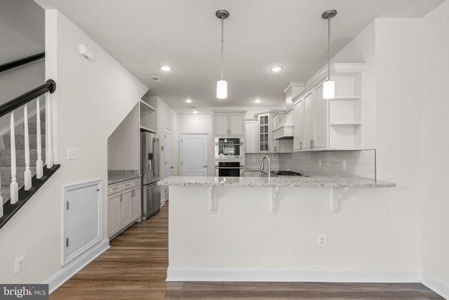 Building Photo - 7131 Beaumont Place