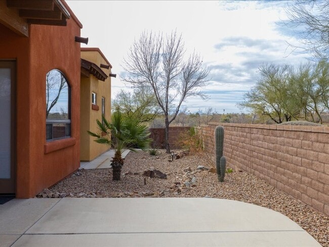 Building Photo - 8721 E Perry Park Cir