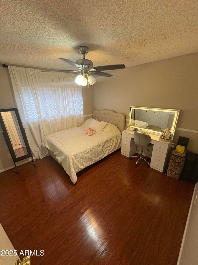 Building Photo - 5021 W Echo Ln