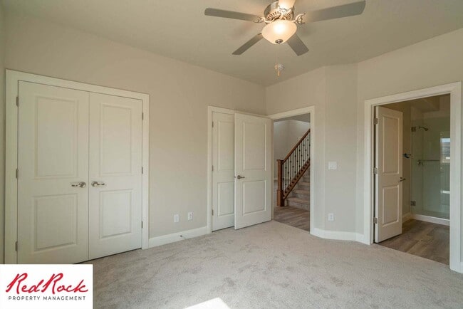 Building Photo - Beautiful Townhome in Hurricane Heights!